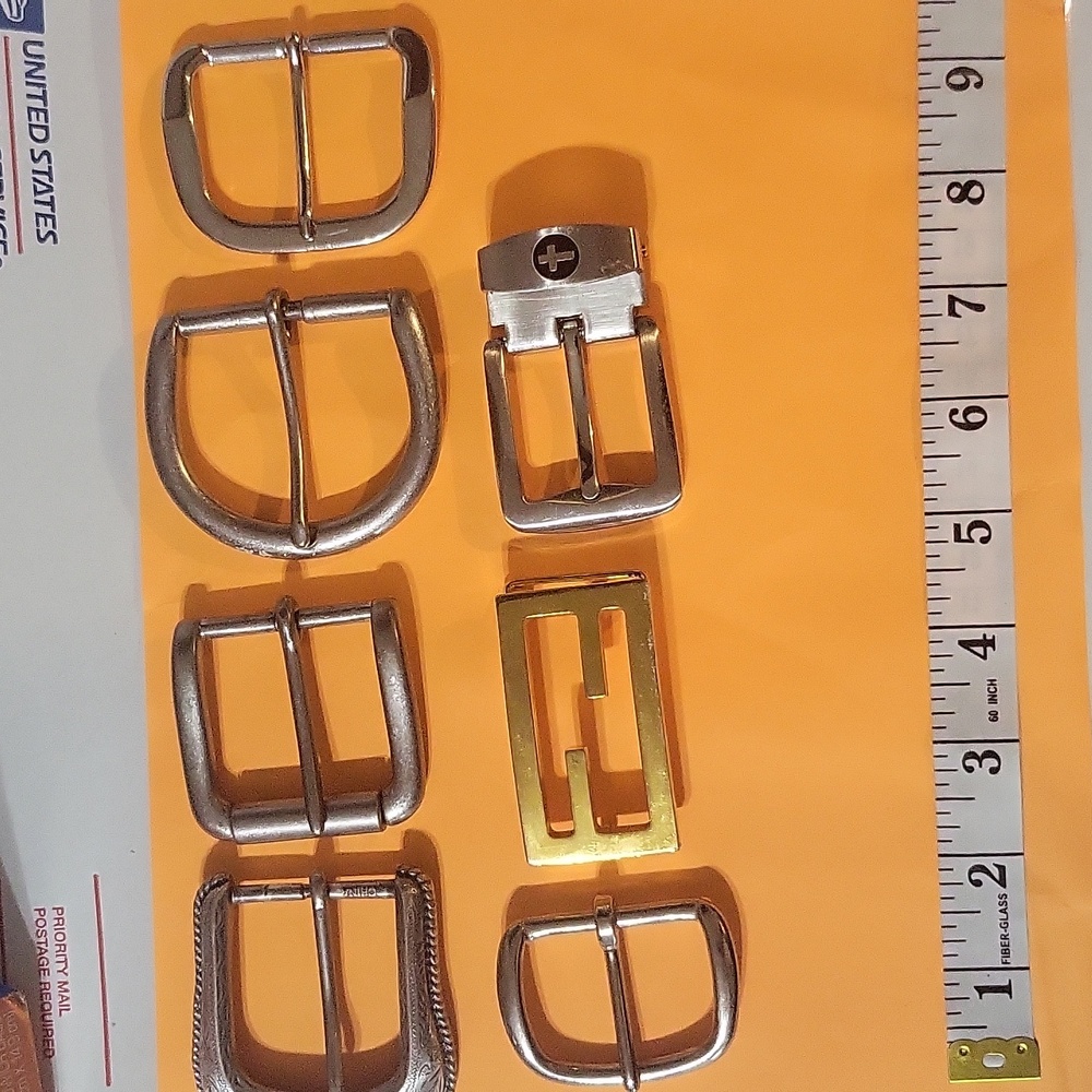 BELT BUCKLES LOT